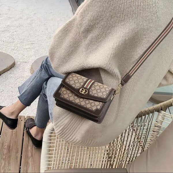 Bolsa Elegante/Juvenil GG Para Mujer - Imagen 5